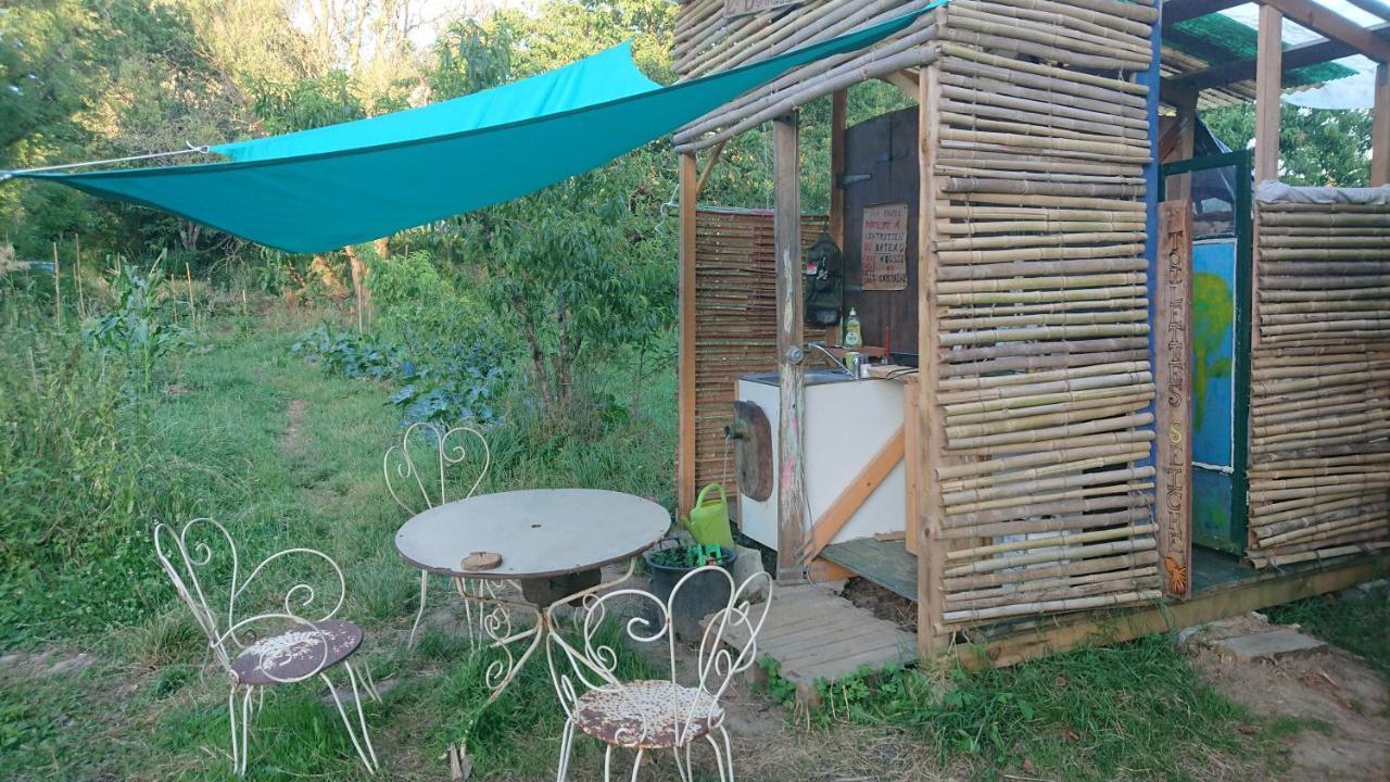 Tente En Permaculture Pirate Creysse  Exteriér fotografie